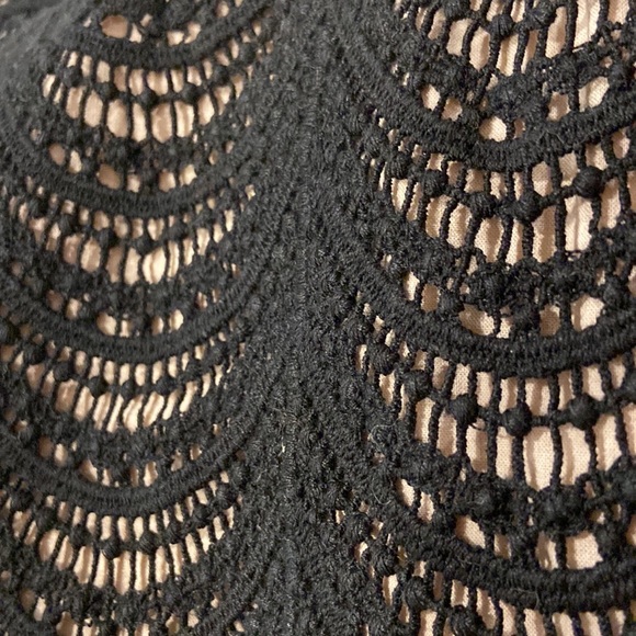 Club Monaco skirt. Women’s size 2. - Picture 3 of 3